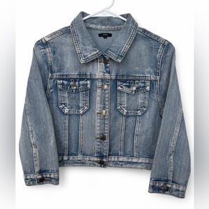 NWOT Women's Chiole Cropped Jean Jacket Size‎ Medium Elbow Sleeve Light Wash
